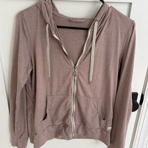 Vuori Women's Zip-Up Hoodie in Dusty pink
